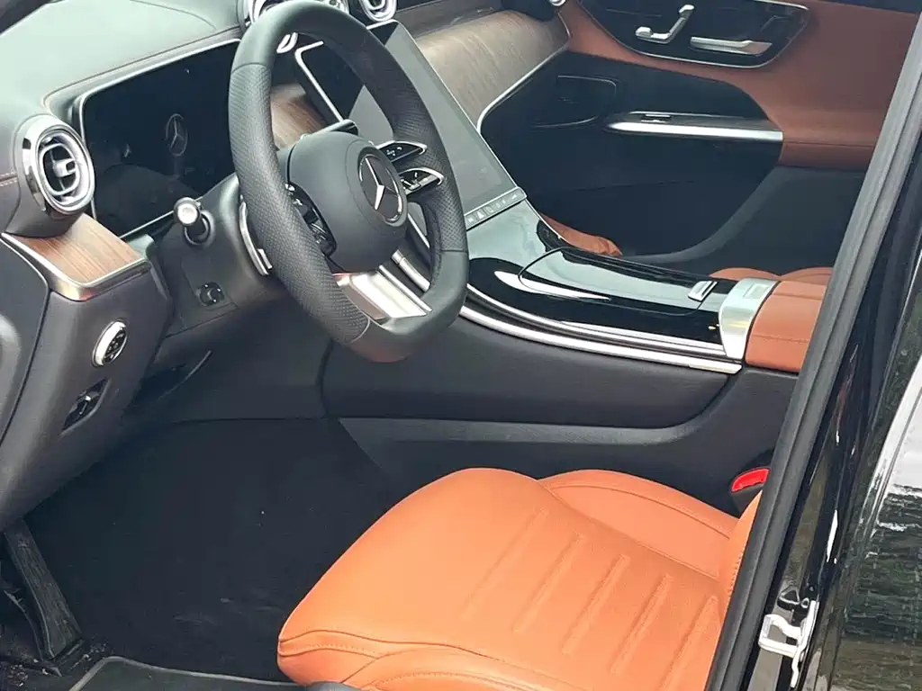 Mercedes-Benz GLC 2025 GLC 300 L 4MATIC 5 мест