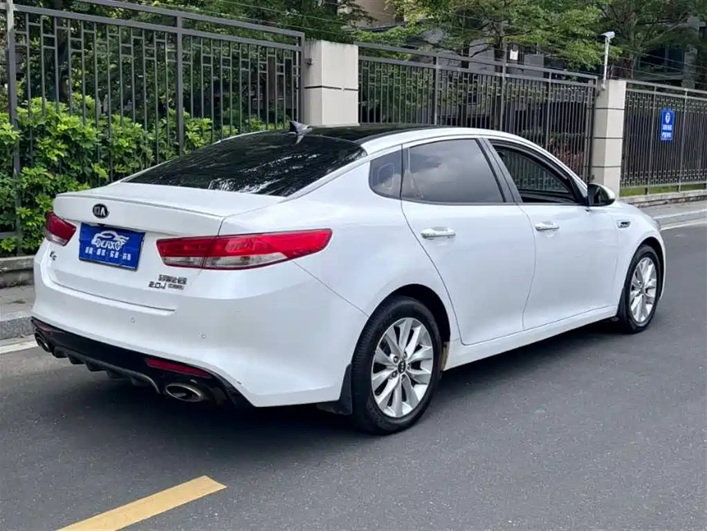 Kia K5 2016 1.6T AT LUX