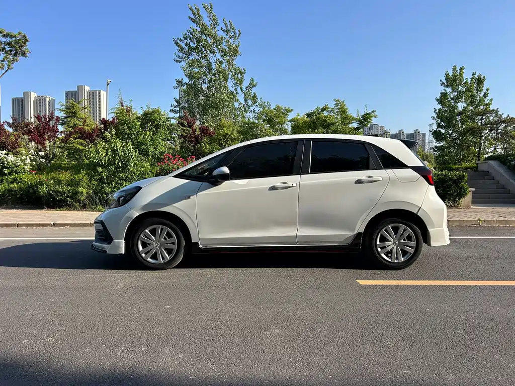 Honda Fit — миниатюра 13