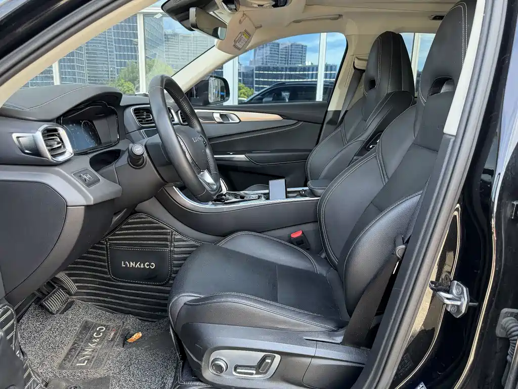 Lynk & Co 01 2019 2.0T Pro V