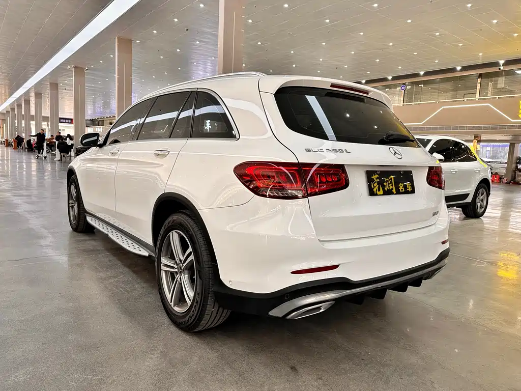 MERCEDES-BENZ GLC