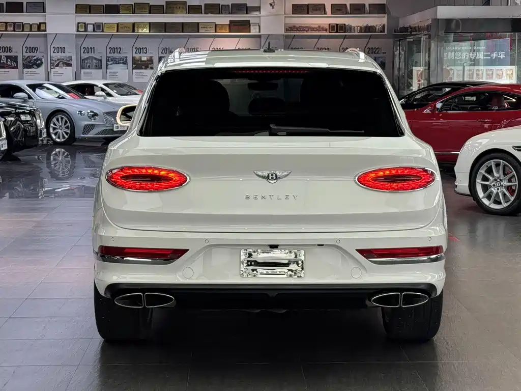 Bentley Bentayga — миниатюра 5
