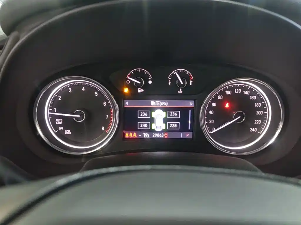 Buick LaCrosse — миниатюра 12