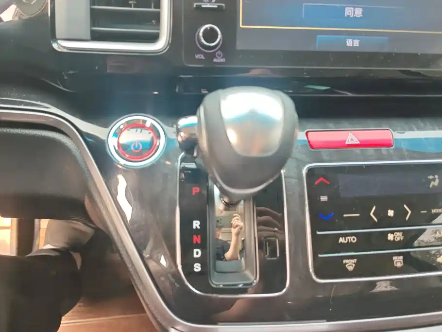 Honda Elysion — миниатюра 16