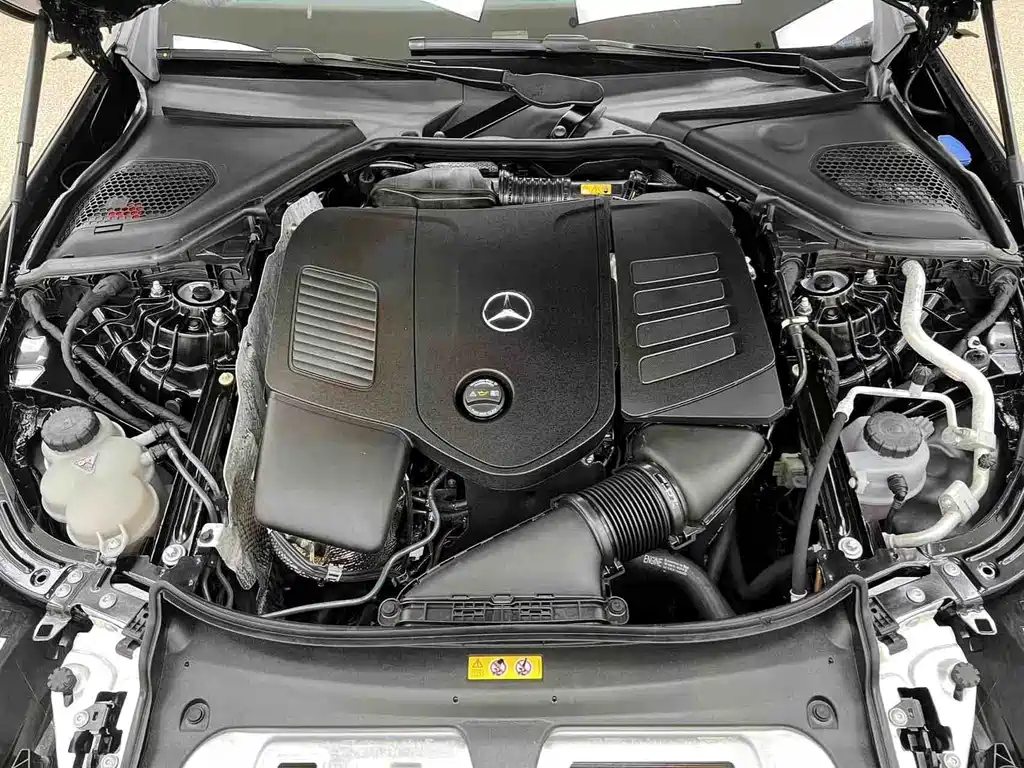 Mercedes-Benz E-Class — миниатюра 26