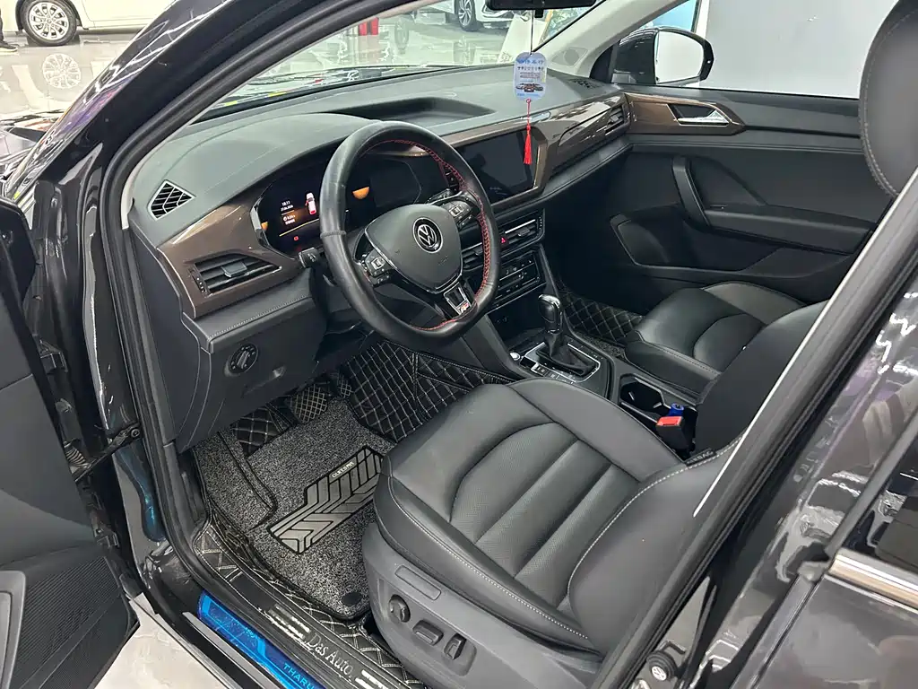 Volkswagen Tharu - фото 4