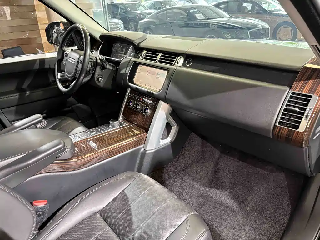 Land Rover Range Rover — миниатюра 20