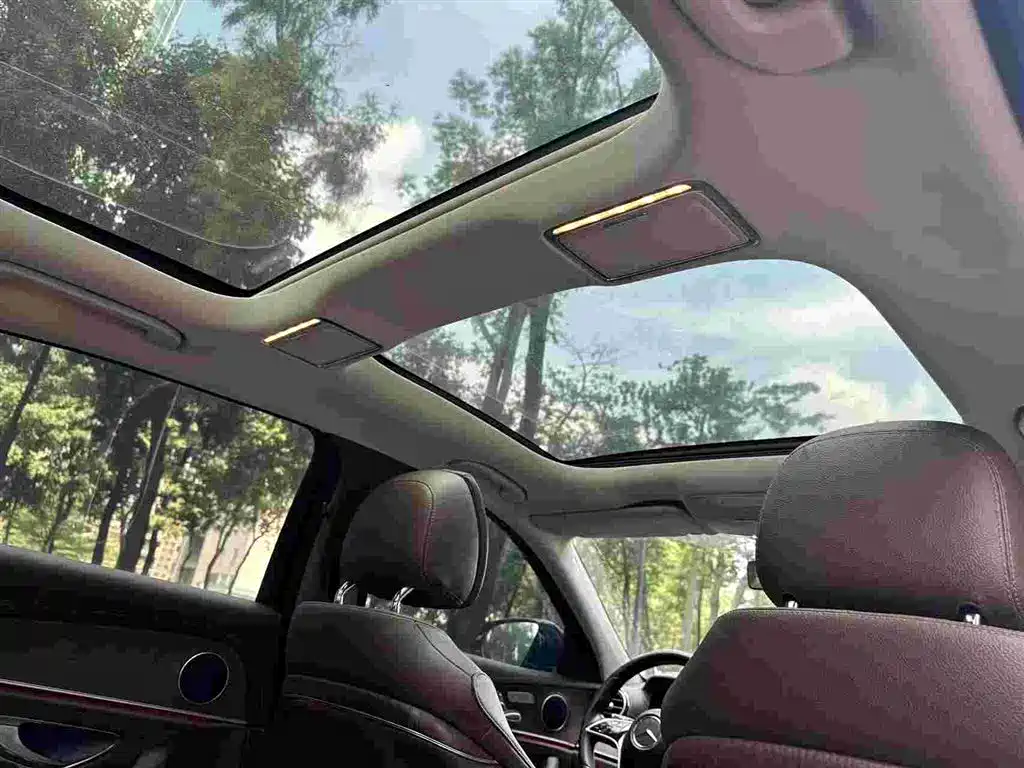 Mercedes-Benz E-Class — миниатюра 9