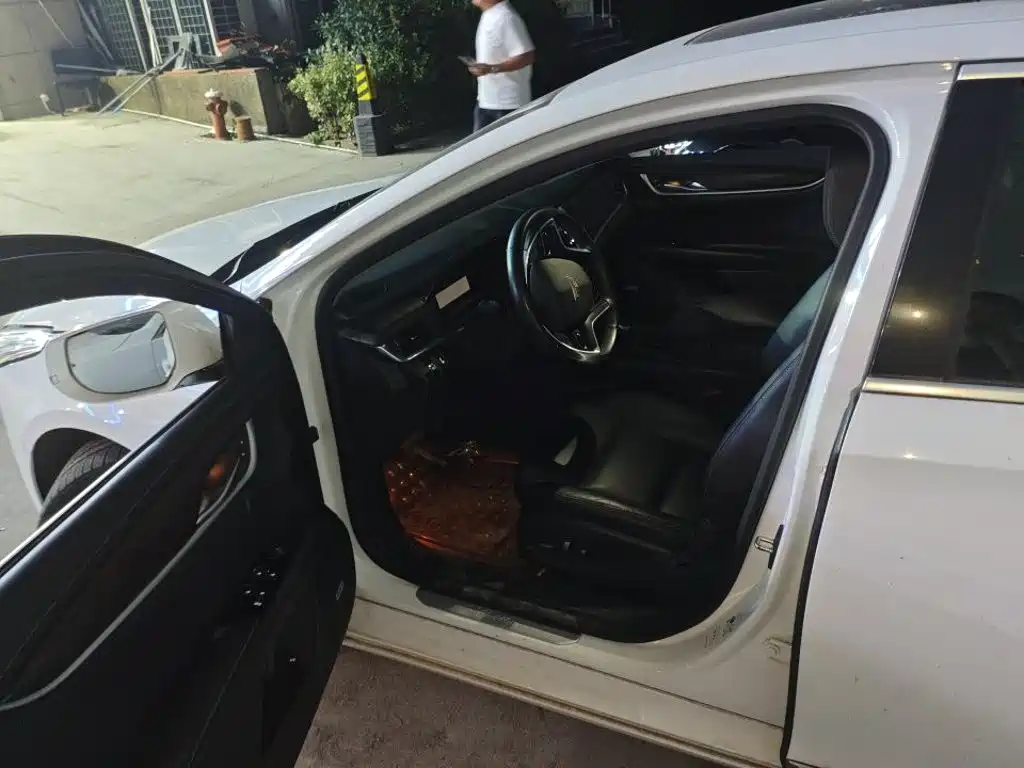Cadillac XTS — миниатюра 7