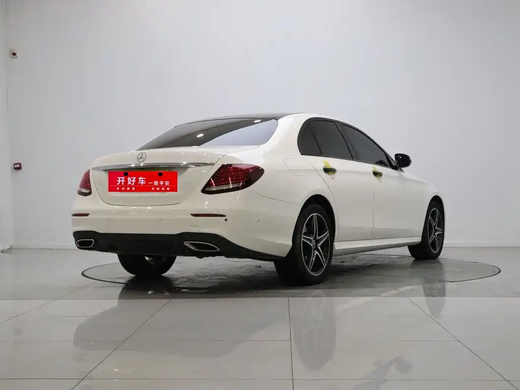 Mercedes-Benz E-Class — миниатюра 4