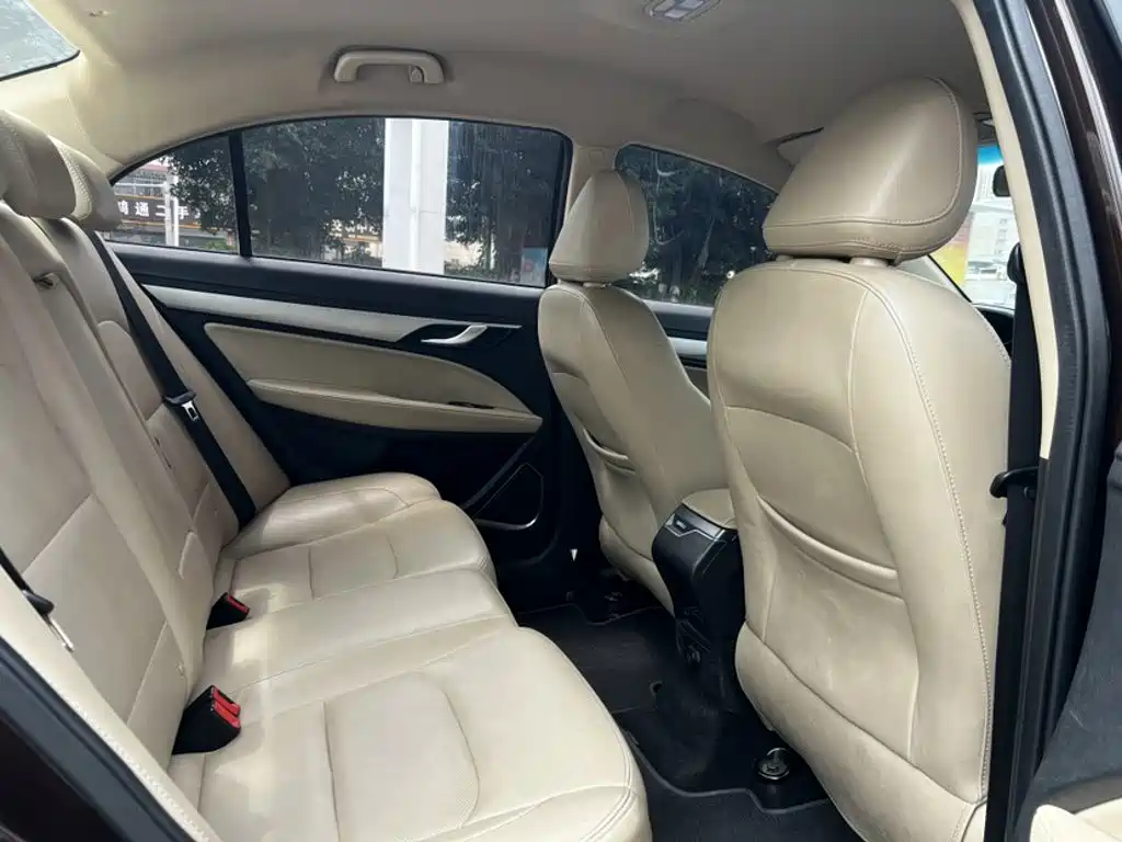 Geely Emgrand — миниатюра 11