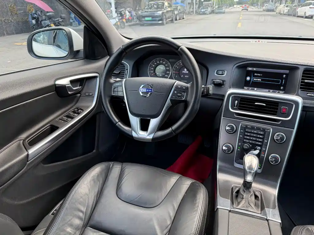 Volvo V60 — миниатюра 8