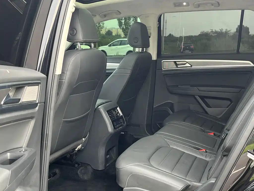 Volkswagen Teramont — миниатюра 13