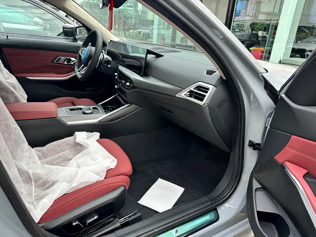 BMW 3 Series — миниатюра 6