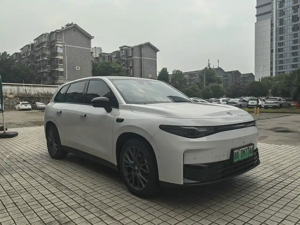 Leapmotor Leapmotor C10 — миниатюра 3