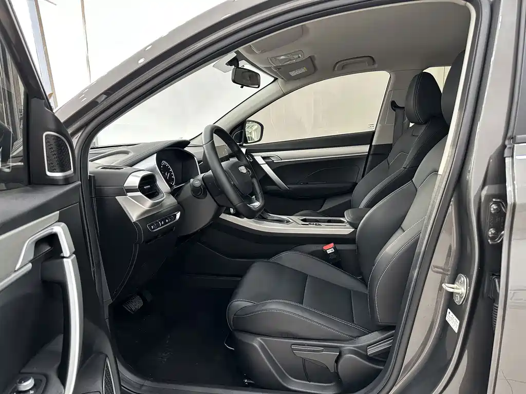 Geely Binyue — миниатюра 5