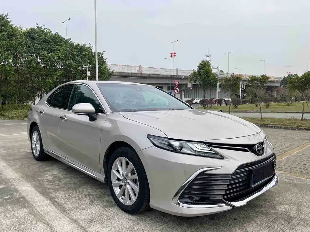 Toyota Camry — миниатюра 3