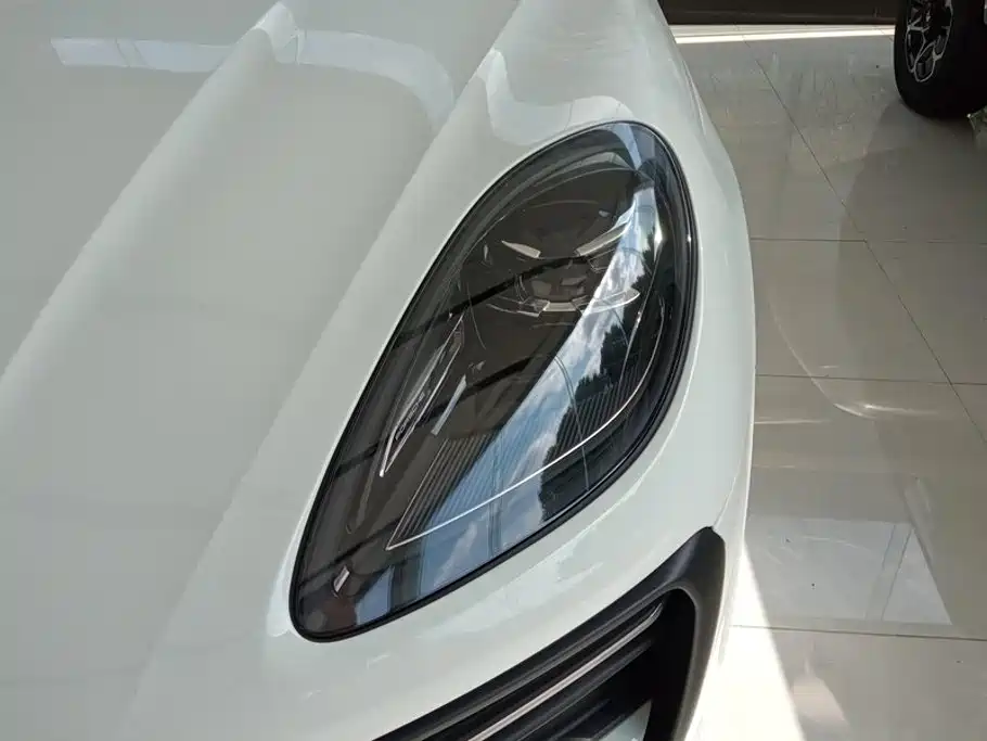 Porsche Macan — миниатюра 5
