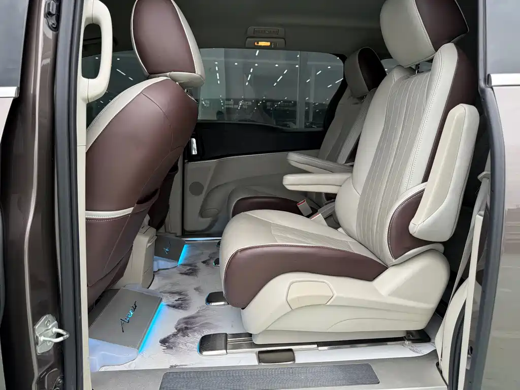 Buick GL8 — миниатюра 5