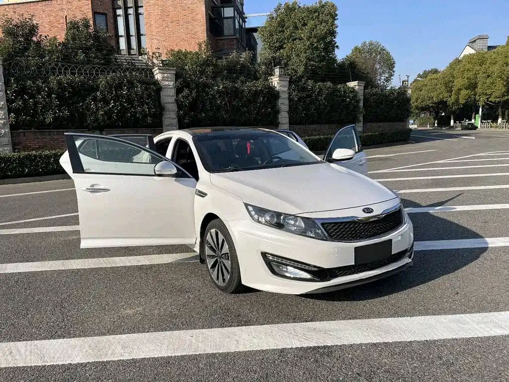 Kia K5 2012 2.0L AT Premium