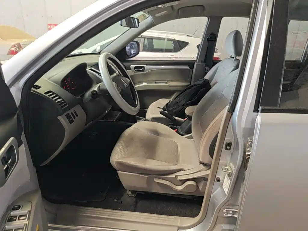 Mitsubishi Pajero Sport — миниатюра 15