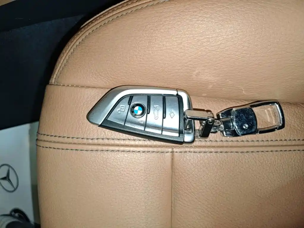 BMW 5 Series — миниатюра 9