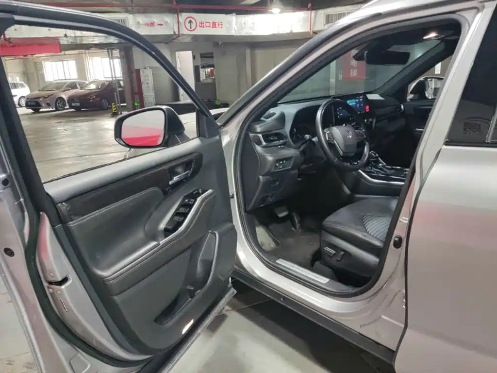 Toyota Crown Kluger — миниатюра 7
