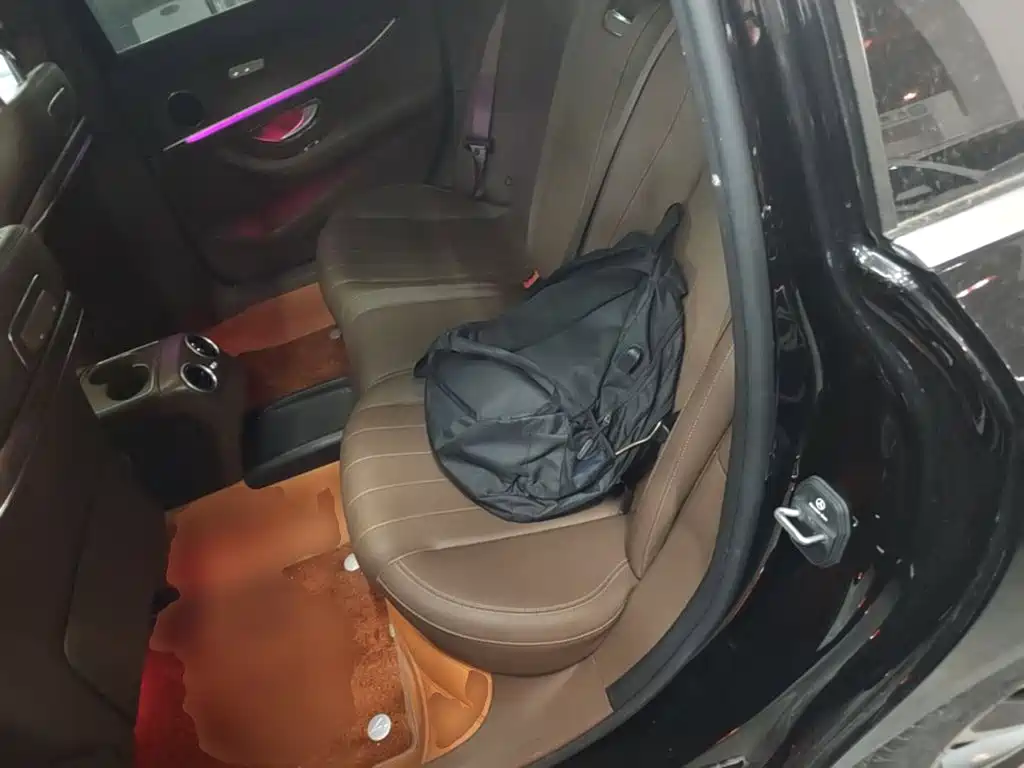 Mercedes-Benz E-Class — миниатюра 17