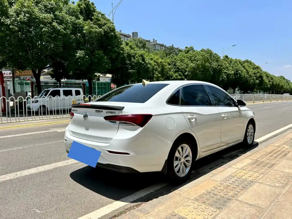 Buick Excelle — миниатюра 7
