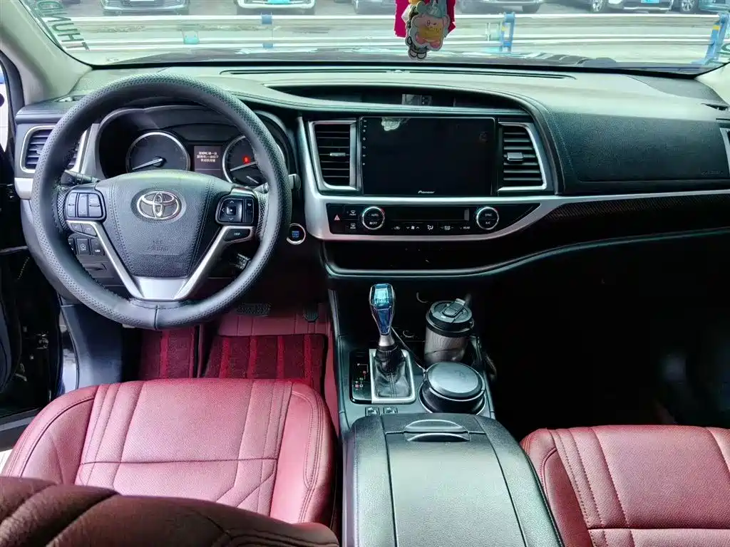 Toyota Highlander 2017 2.0T Luxury 7 мест