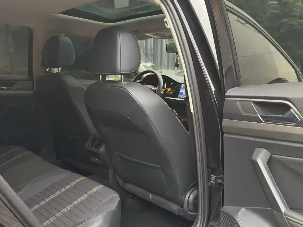 Volkswagen Lavida — миниатюра 9