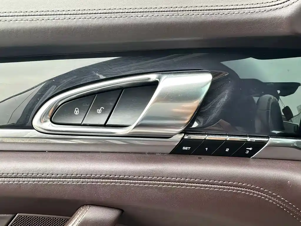 Porsche Panamera — миниатюра 17