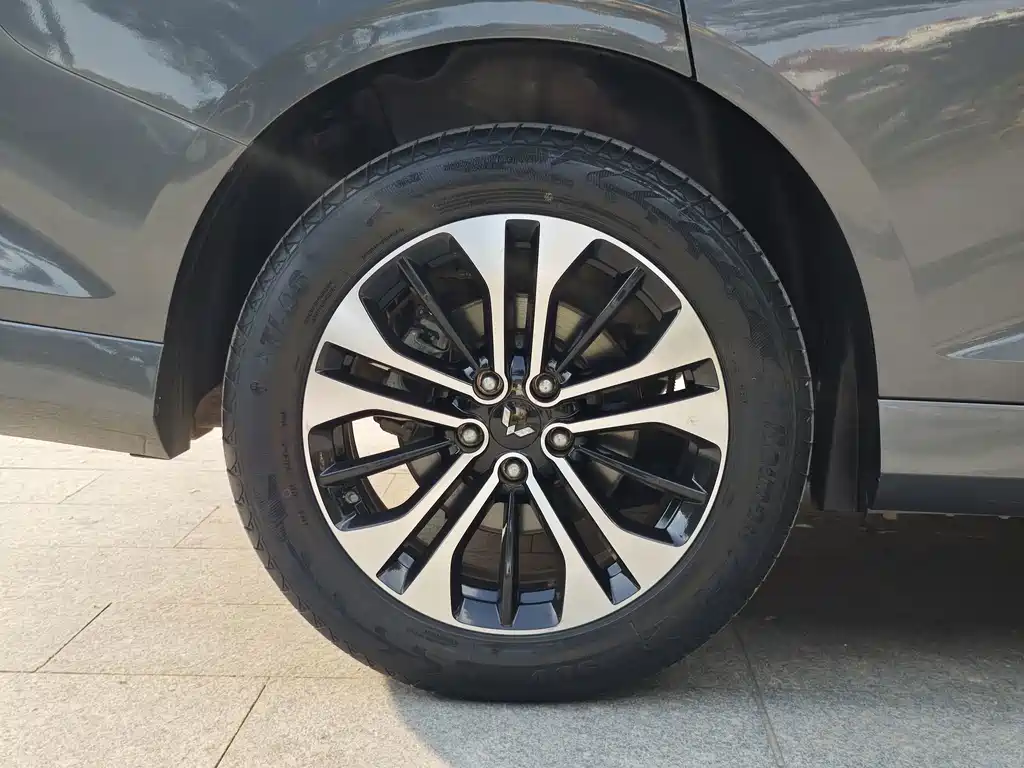Wuling Victory — миниатюра 11