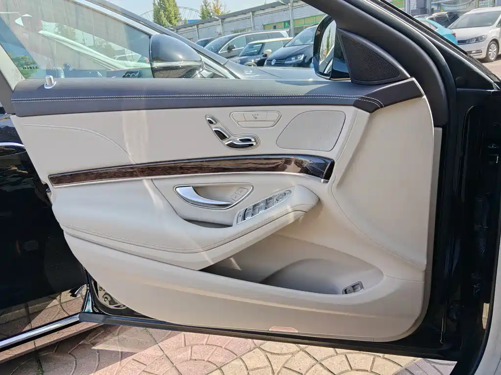 Mercedes-Benz S-Class — миниатюра 8