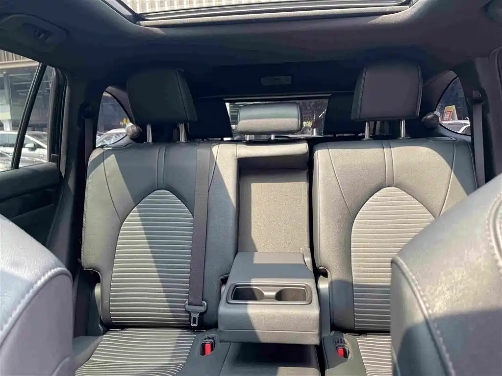 Toyota Crown Kluger — миниатюра 14