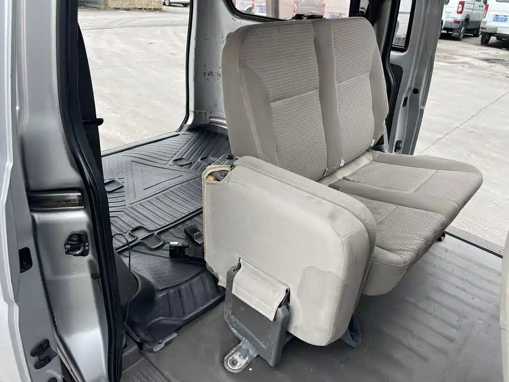 Wuling Rongguang V — миниатюра 8