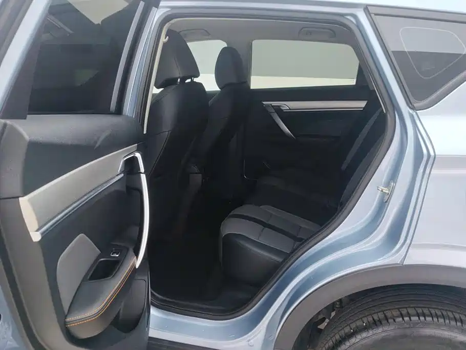 Geely Binyue — миниатюра 11