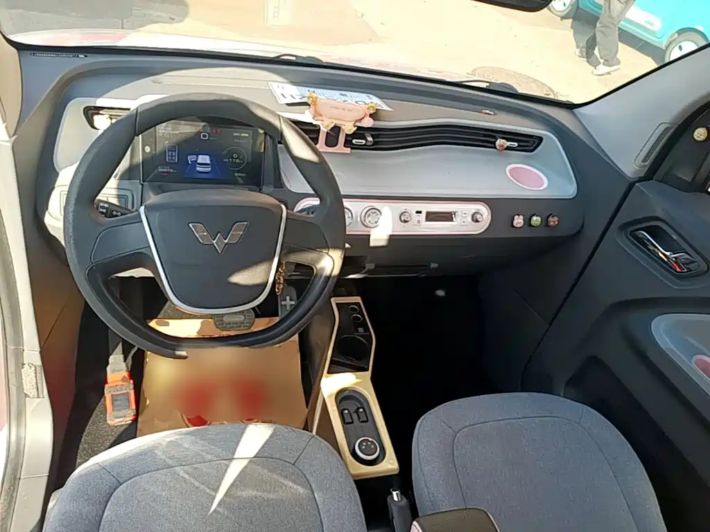 Wuling MINIEV — миниатюра 10