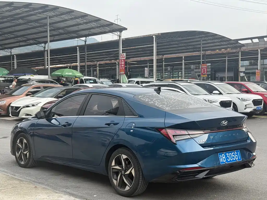 Hyundai Elantra — миниатюра 6