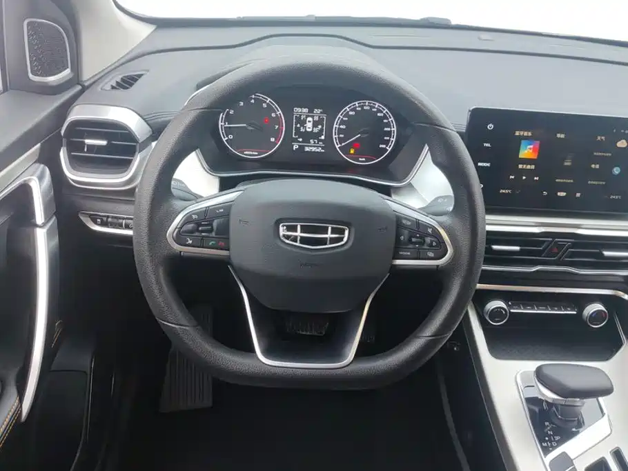 Geely Binyue — миниатюра 14