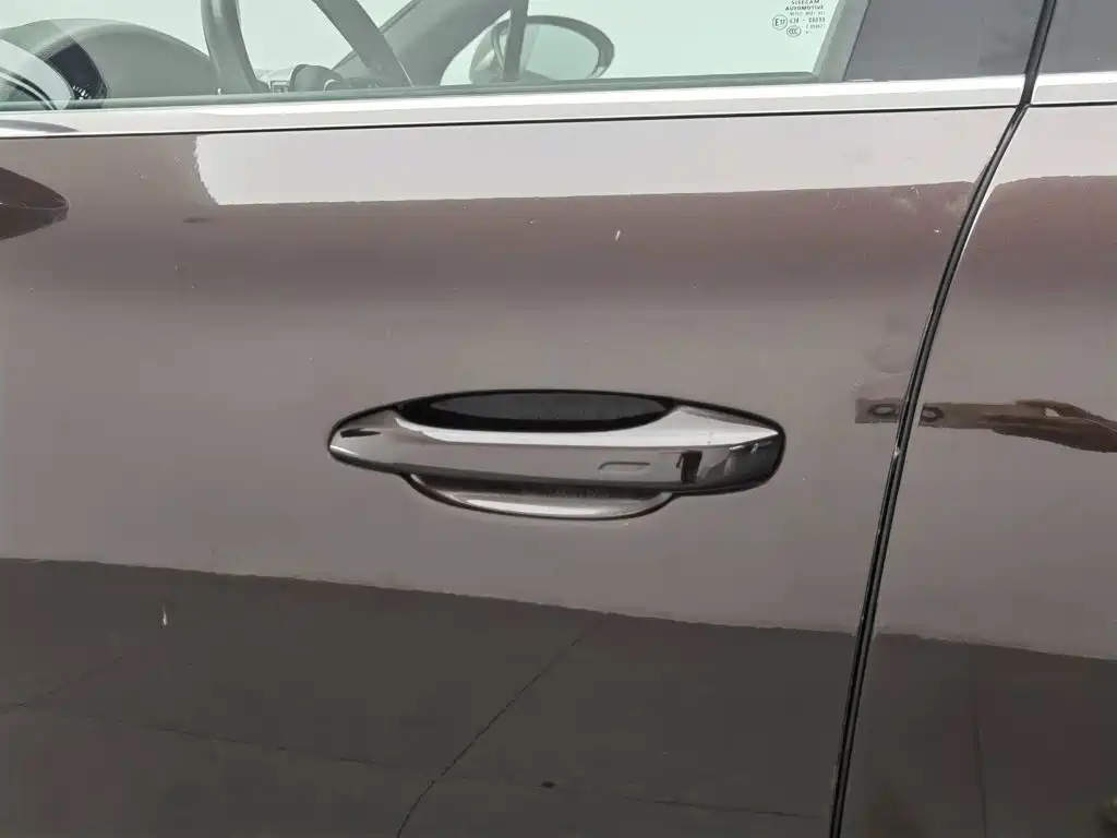Porsche Cayenne — миниатюра 18