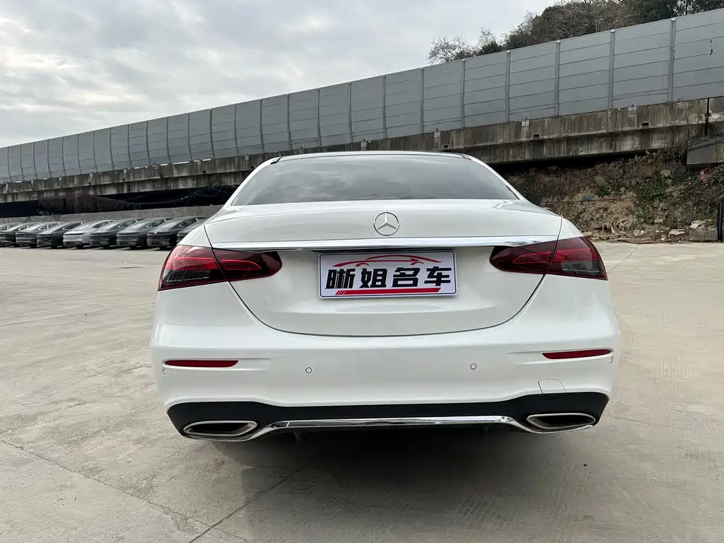 MERCEDES-BENZ E CLASS