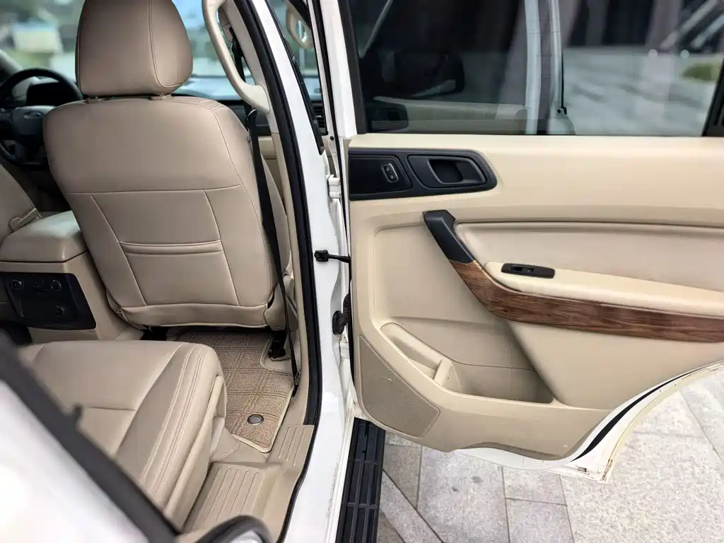 Ford Everest — миниатюра 17