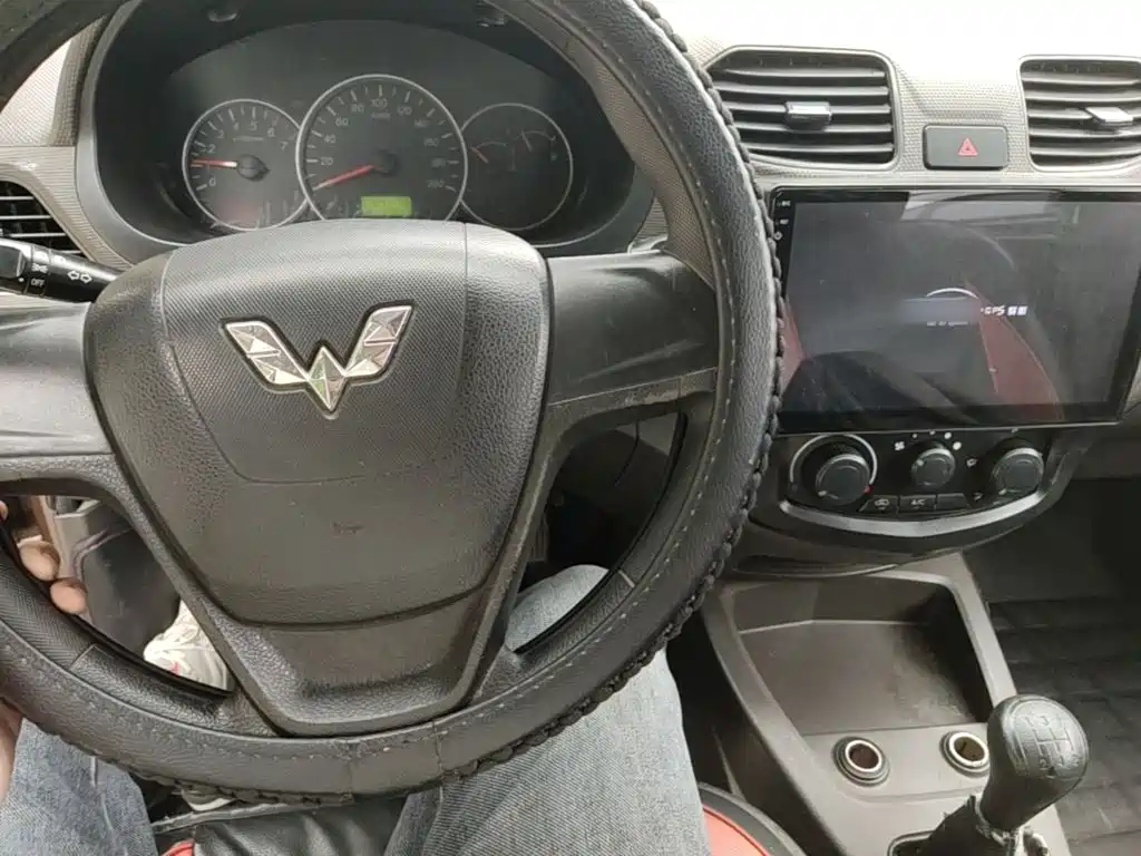 Wuling Hongguang — миниатюра 10