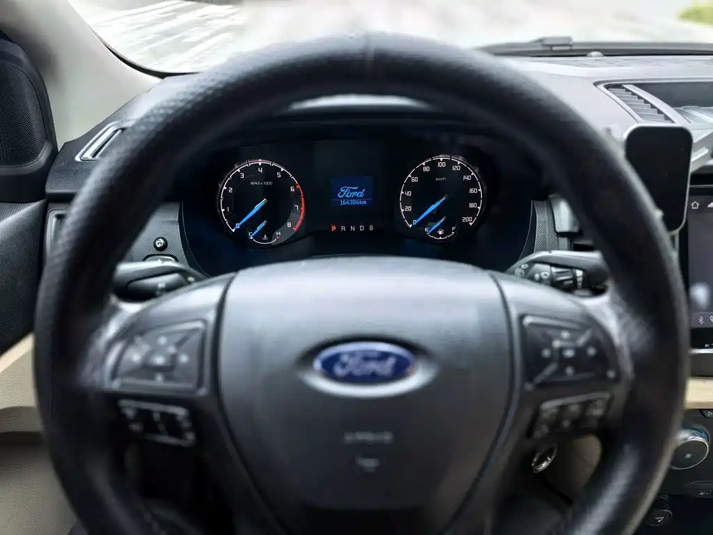 Ford Everest — миниатюра 19