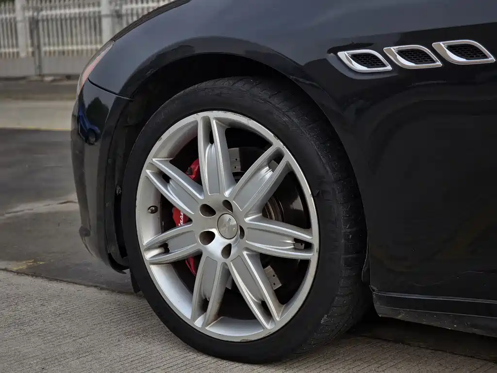 Maserati Quattroporte — миниатюра 5