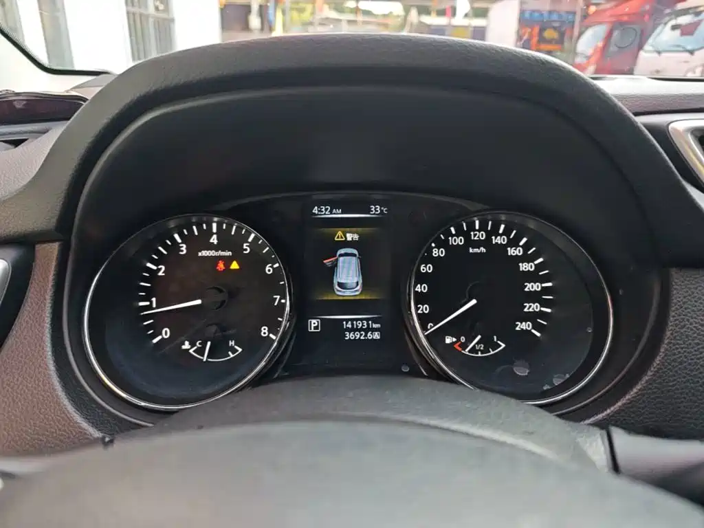 Nissan Qashqai — миниатюра 12