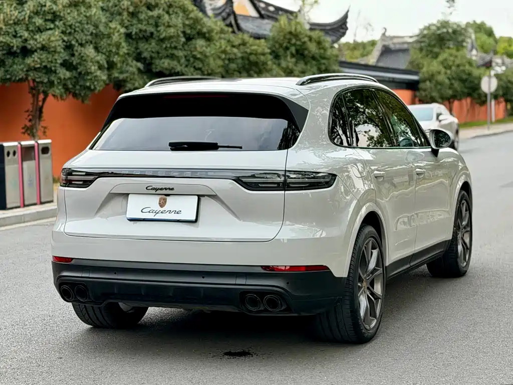 Porsche Cayenne — миниатюра 4
