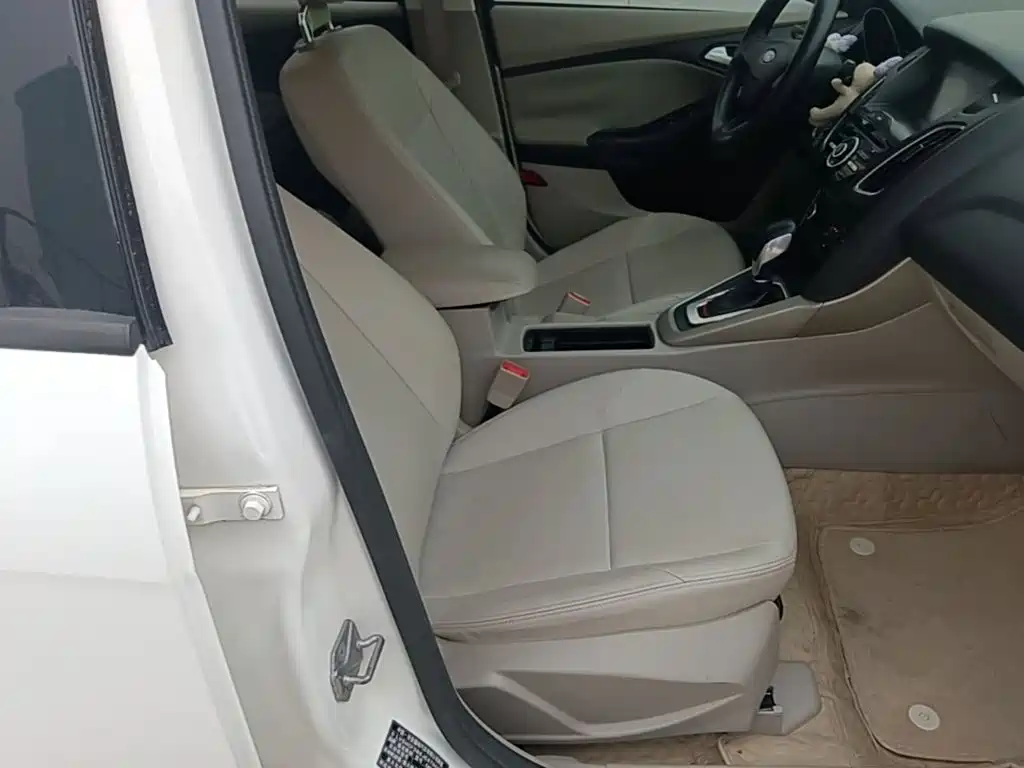Ford Focus — миниатюра 25