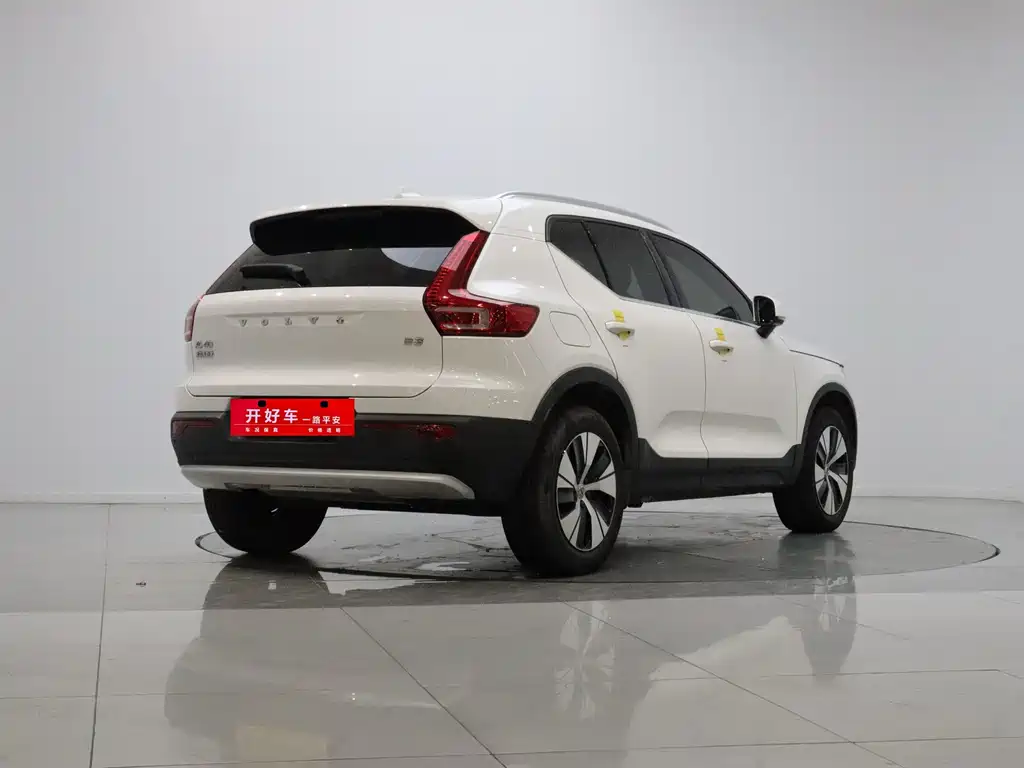 Volvo XC40 — миниатюра 5